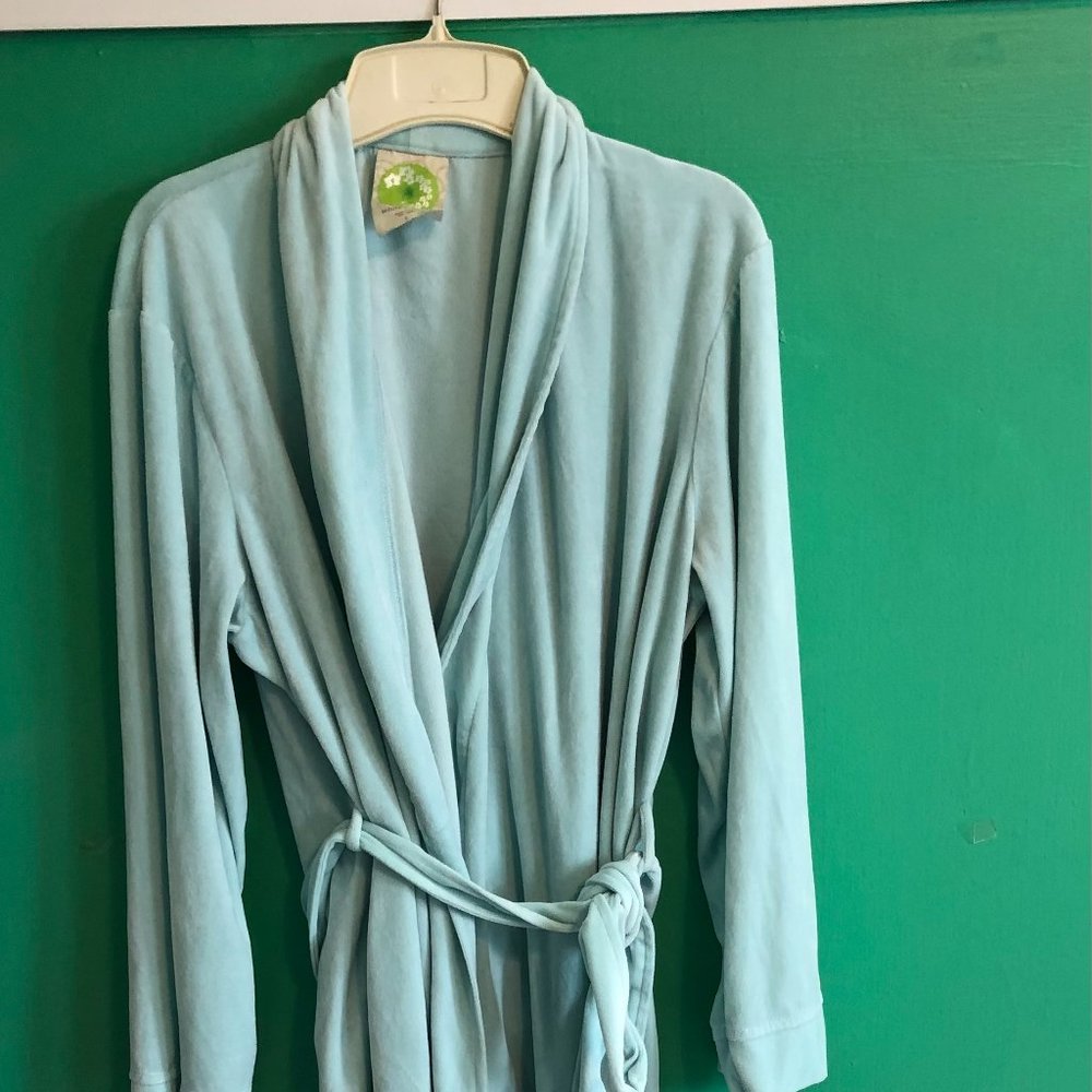 White Orchid Short Robe Size Large